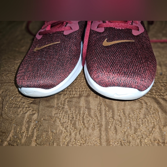 Nike Flex Trainer 9 Team Red W, Size 9 - Picture 2 of 9